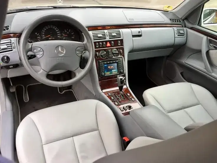 Mercedes W210 wnętrze komfort