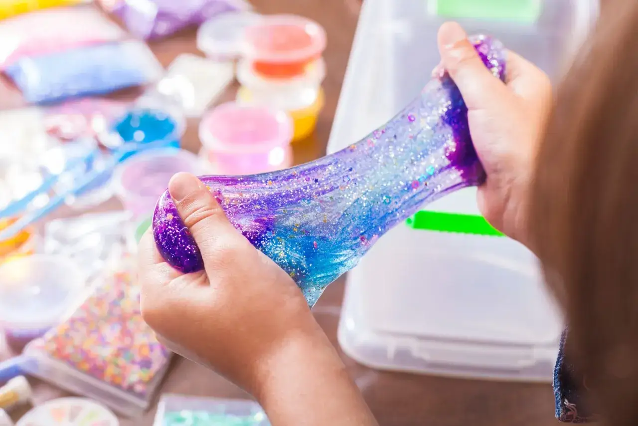 r&oacute;żne rodzaje slime fluffy glitter galaxy