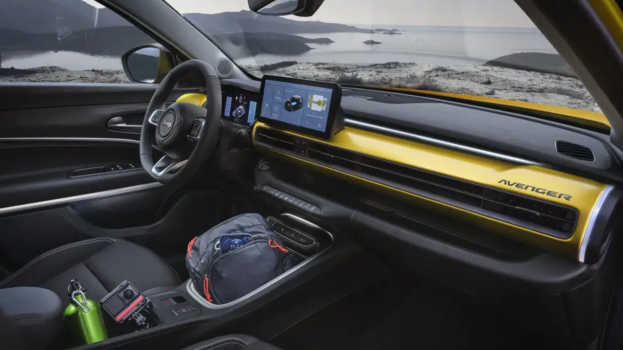 Jeep Avenger wnętrze kokpit