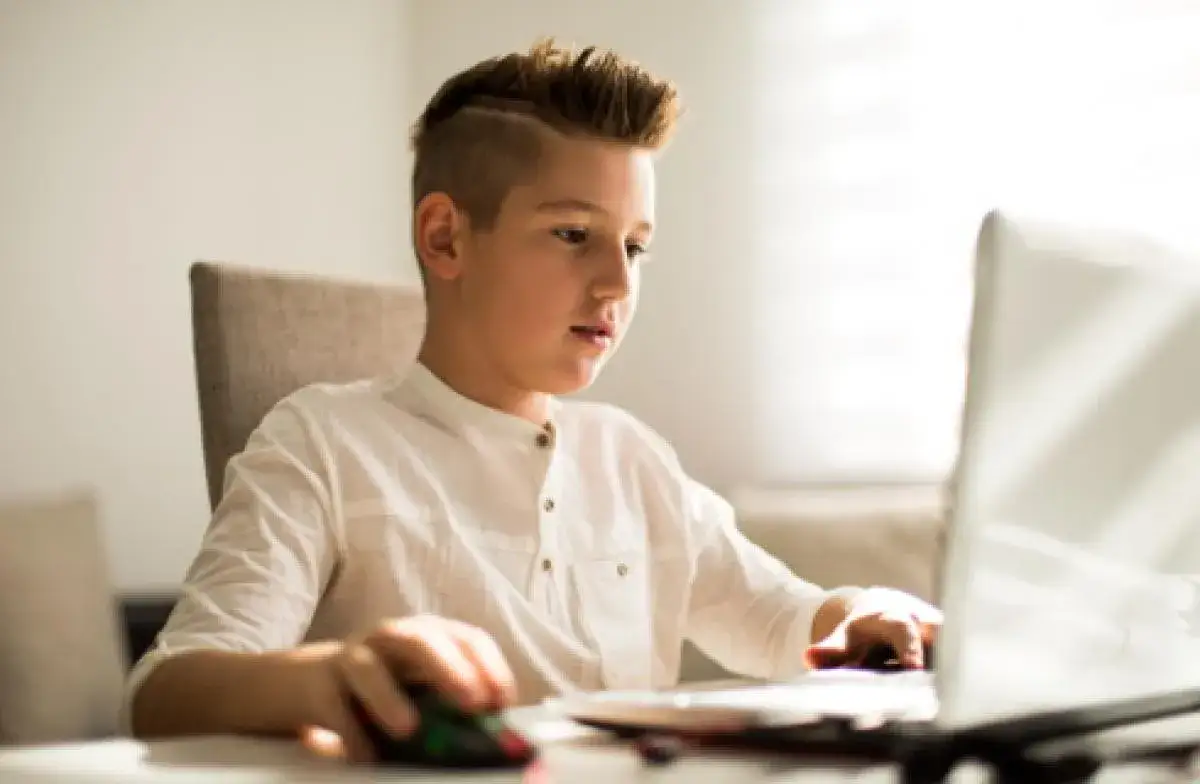 dyrektor szkoły decyzja nauczanie zdalne