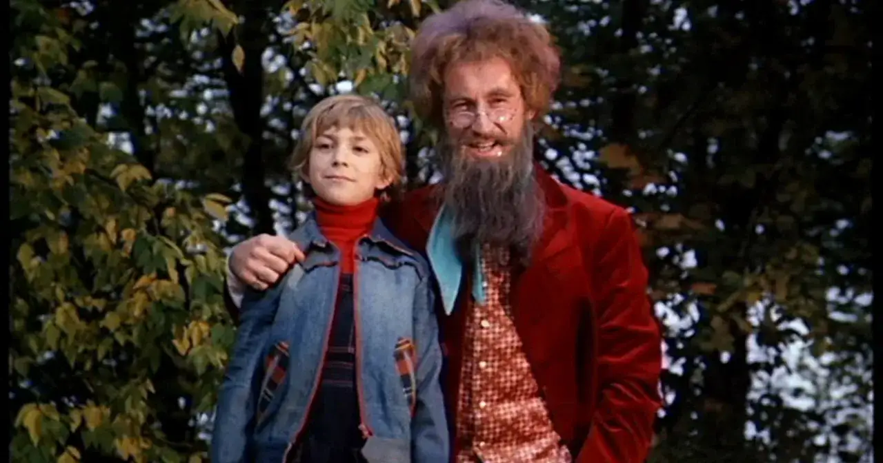 Chłopiec i Pan Kleks, bohater filmu, którego recenzje są entuzjastyczne.