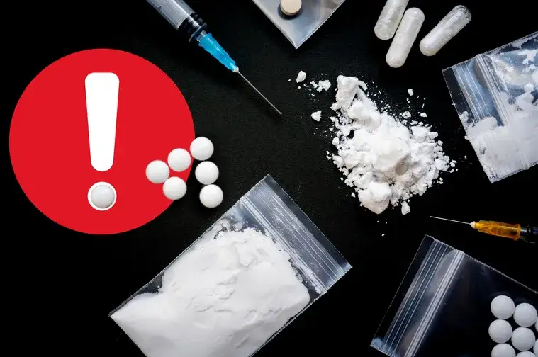 Różne formy dopalaczy, substancje psychoaktywne