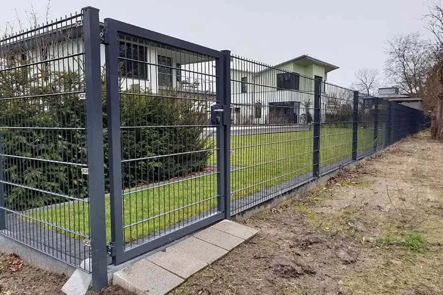 Zdjęcie Ile od granicy można postawić ogrodzenie i uniknąć problemów prawnych