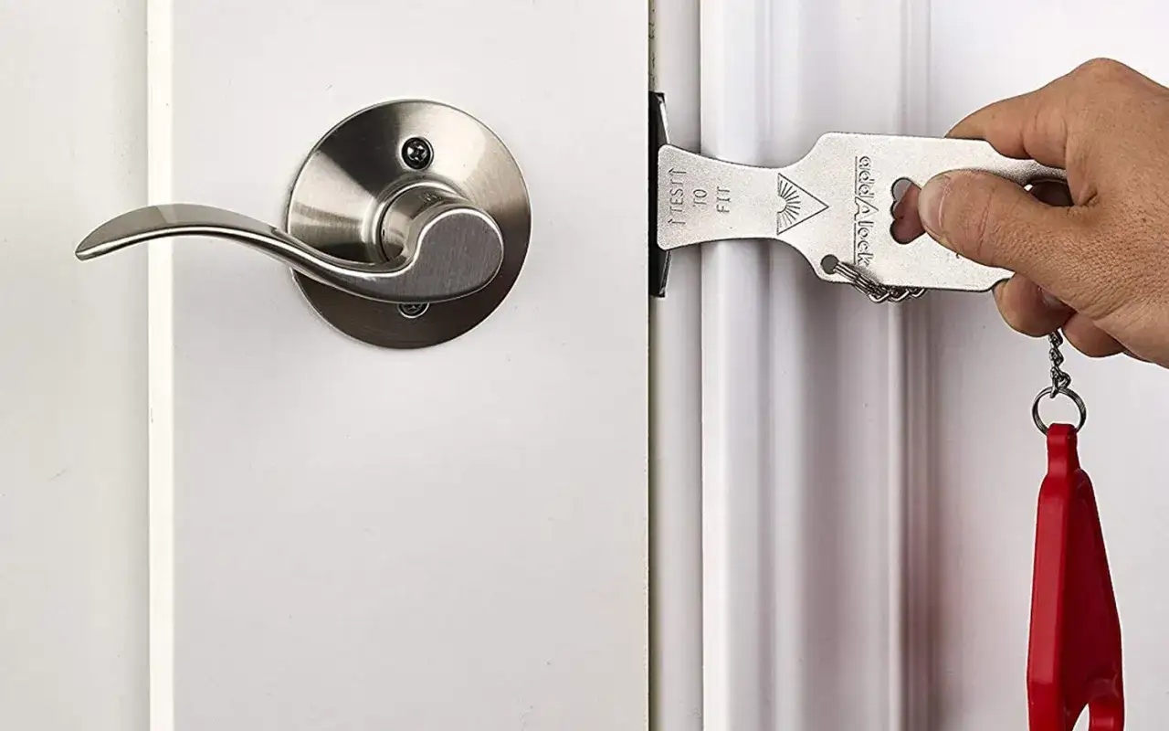 portable door lock hotel