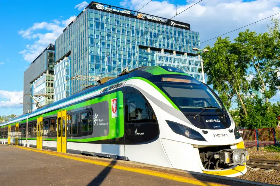 koleje mazowieckie pociąg