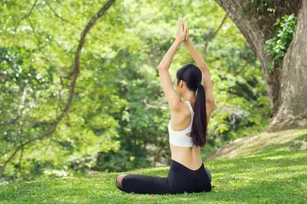 kobieta relaksacja joga spokój