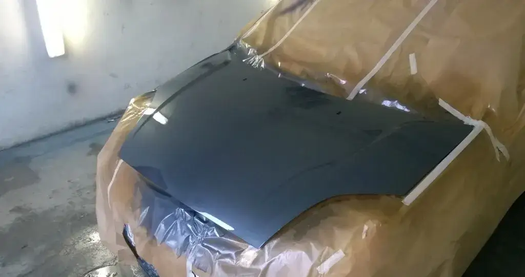 lakierowanie maski samochodowej warsztat