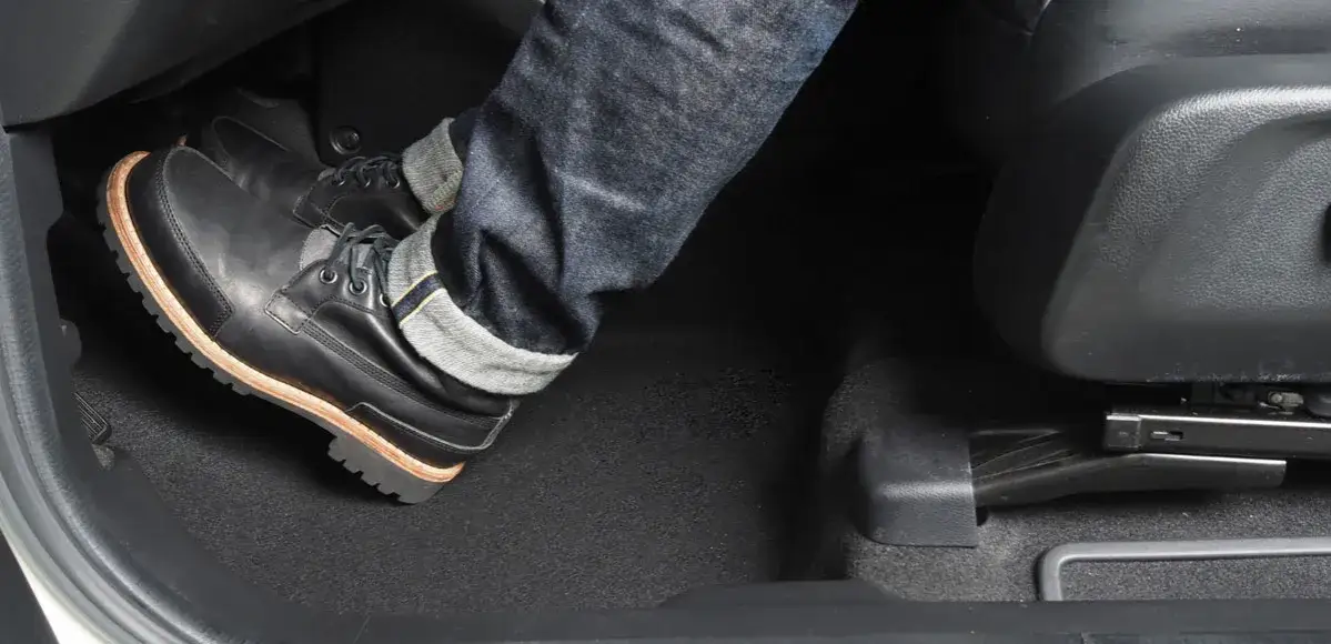 Zdjęcie Ruido al pisar el embrague: causas y soluciones para evitar problemas