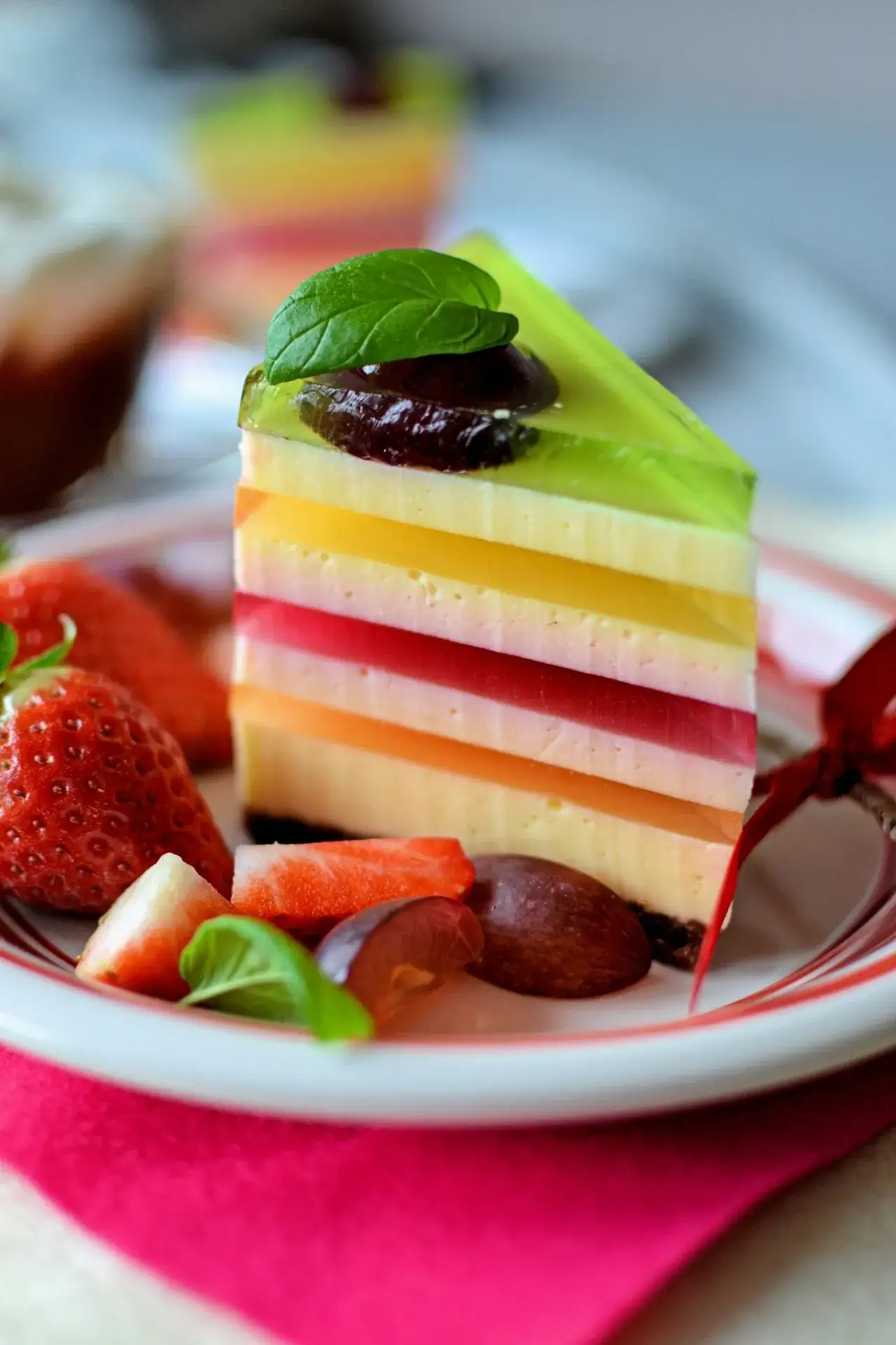 Zdjęcie Tęczowe ciasto bez pieczenia przepis – łatwe i efektowne dla każdego