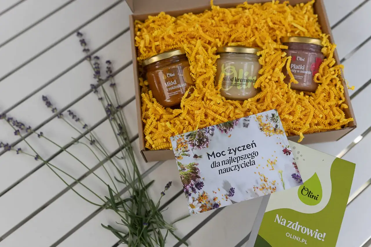 czego nie dawać nauczycielowi prezent