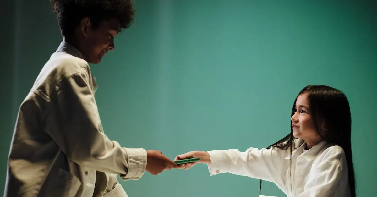  Długie i krótkie fryzury dla chłopców - inspiracje na każdą okazję