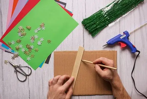 materiały do sanek z kartonu