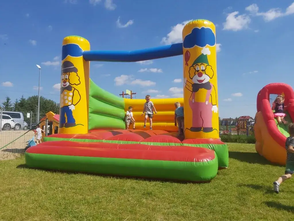 Animator dla dzieci na komunii, dmuchany zamek na przyjęciu