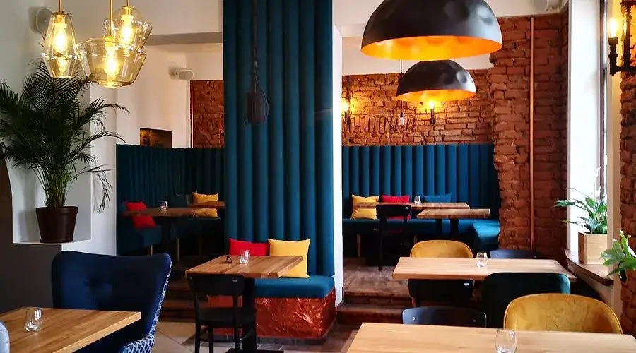 grill bar sz&oacute;wsko wnętrze atmosfera