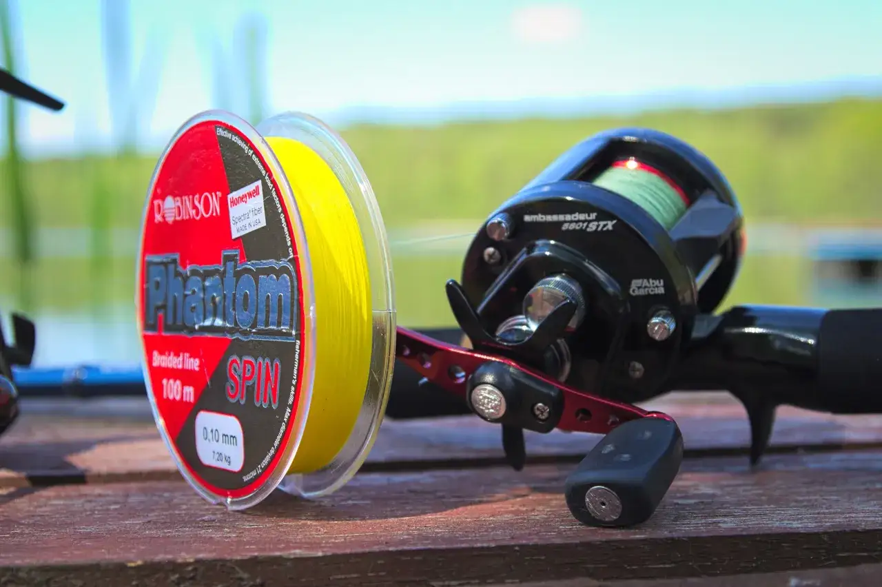 Por&oacute;wnanie splotu plecionki 4-splotowej i 8-splotowej