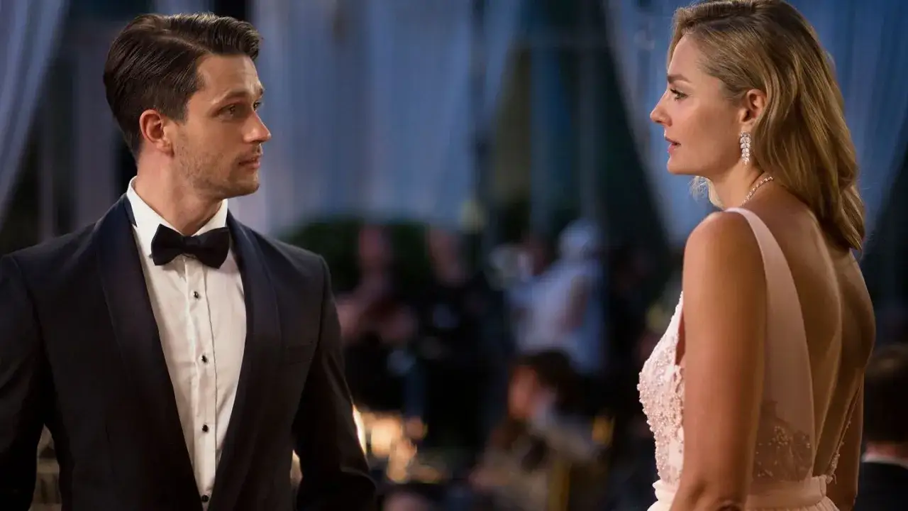 Elegancka para na balu. Czy to scena z filmu 