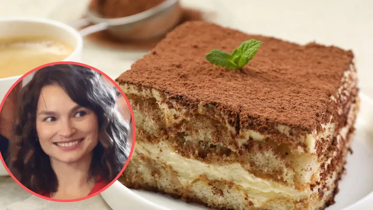 Ania gotuje pyszne tiramisu. Na zdjęciu fragment jej uśmiechniętej twarzy obok klasycznego deseru kawowego.