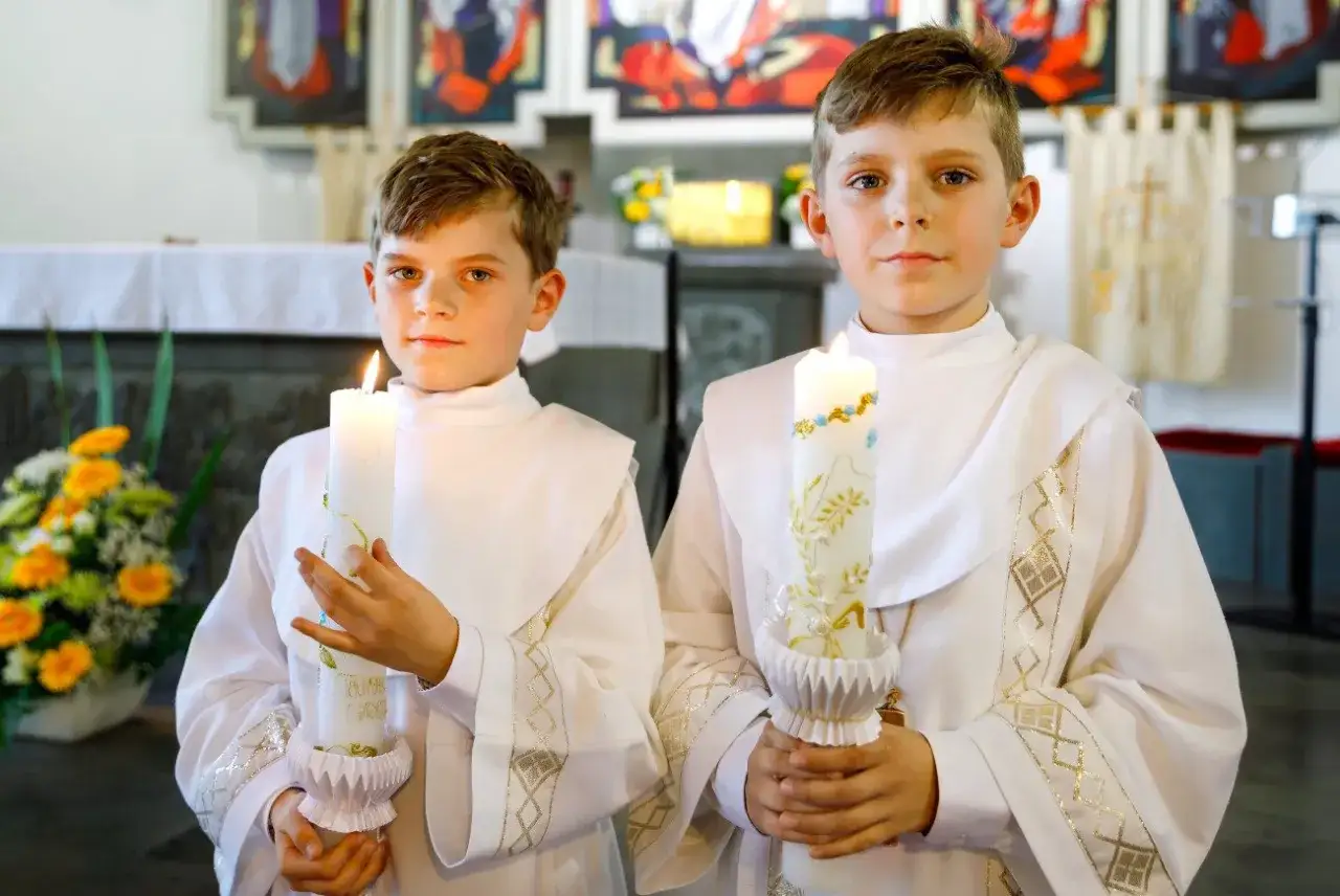 Dekoracja świecy komunijnej chłopca