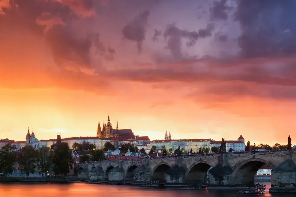 Panorama Pragi zachód słońca