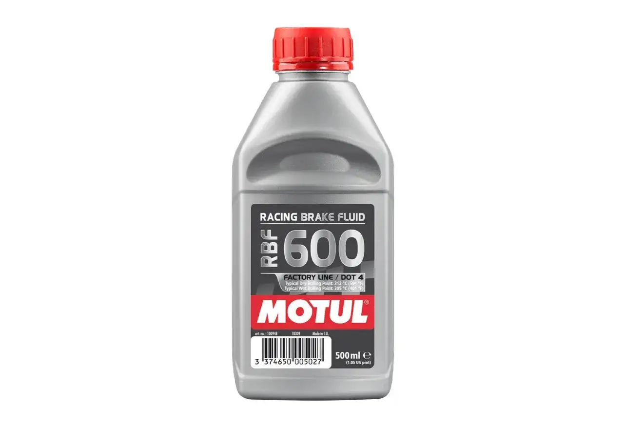 Płyn hamulcowy Motul RBF 600 w zbiorniczku