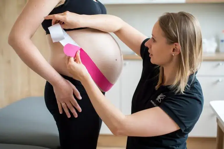 różne specjalizacje fizjoterapii, fizjoterapeuta uroginekologiczny, fizjoterapeuta dziecięcy