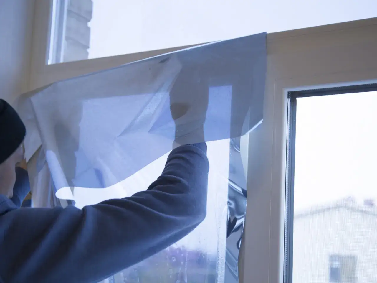 Lustro weneckie montaż w ścianie vs na ścianie