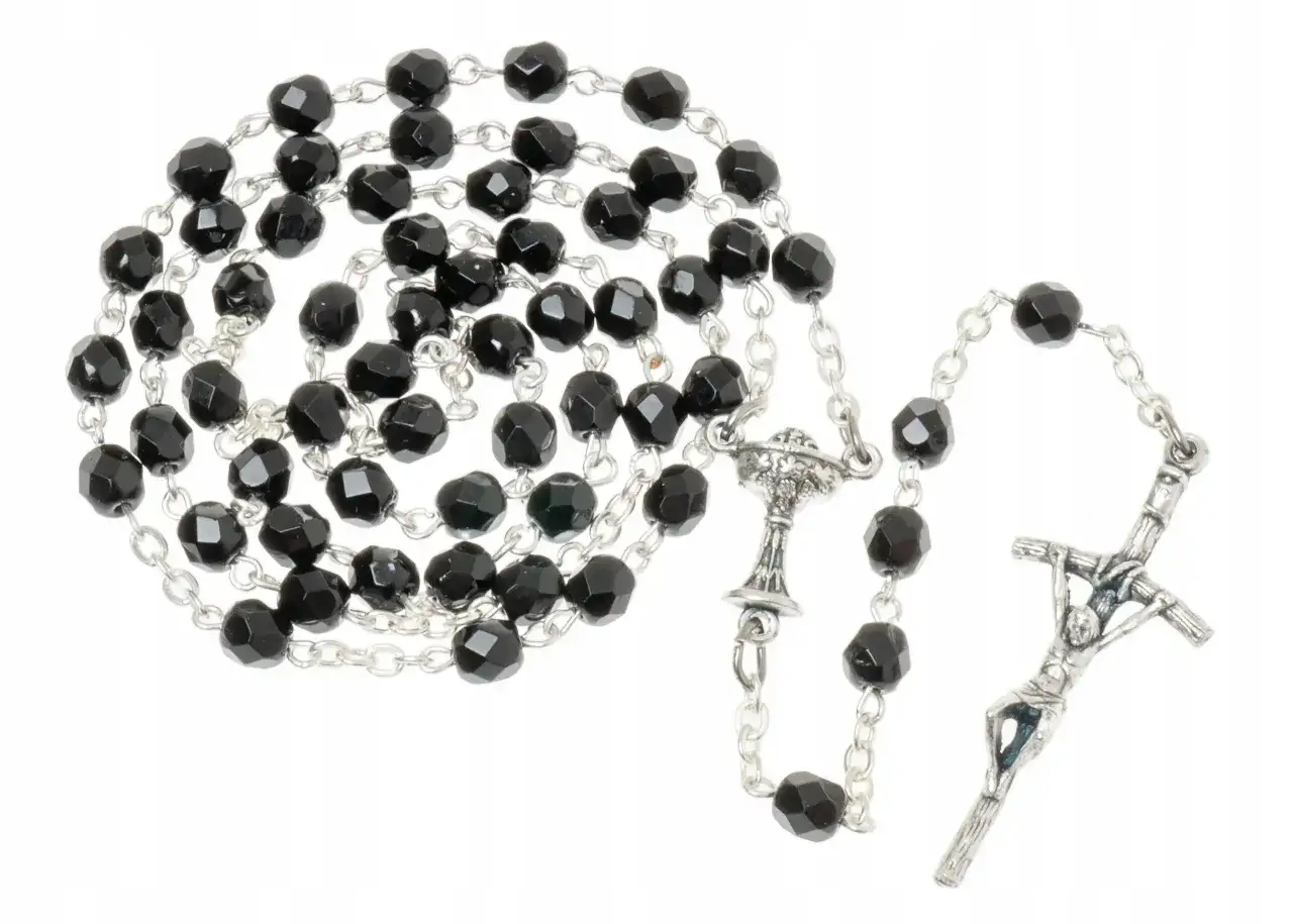 Biały i czarny r&oacute;żaniec komunijny dla chłopca