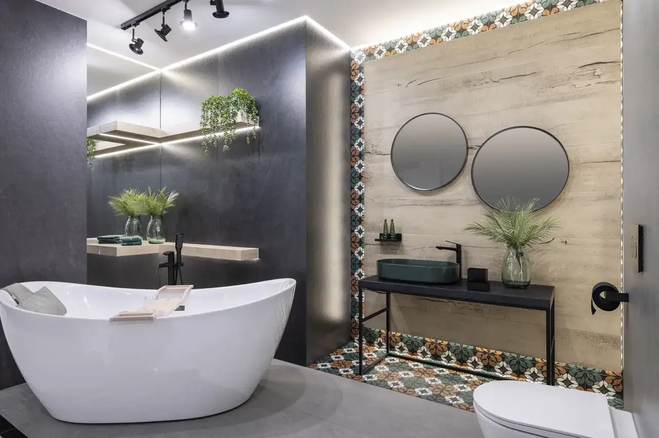 r&oacute;żne style płytek łazienkowych i armatury