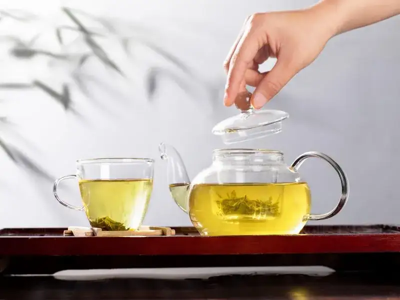 Zdjęcie Jak prawidłowo parzyć zieloną herbatę na odchudzanie - skuteczne zasady