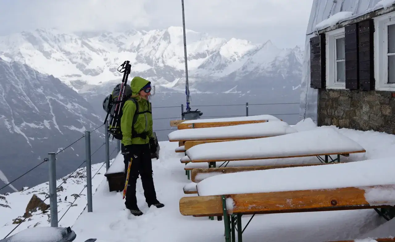 burza w g&oacute;rach schronisko