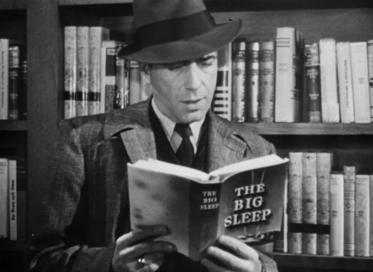 Philip Marlowe, detektyw z kryminał&oacute;w Raymonda Chandlera, czyta 