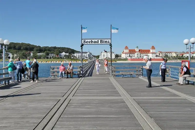 Binz Seebr&uuml;cke und Promenade