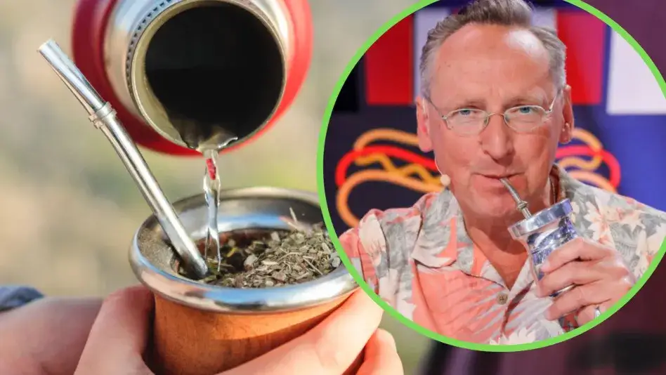 Osoba ćwicząca i pijąca yerba mate