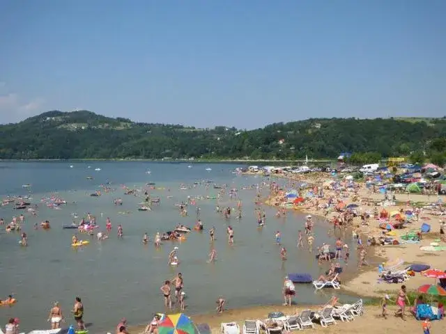 Plaże Jezioro Rożnowskie widok z góry