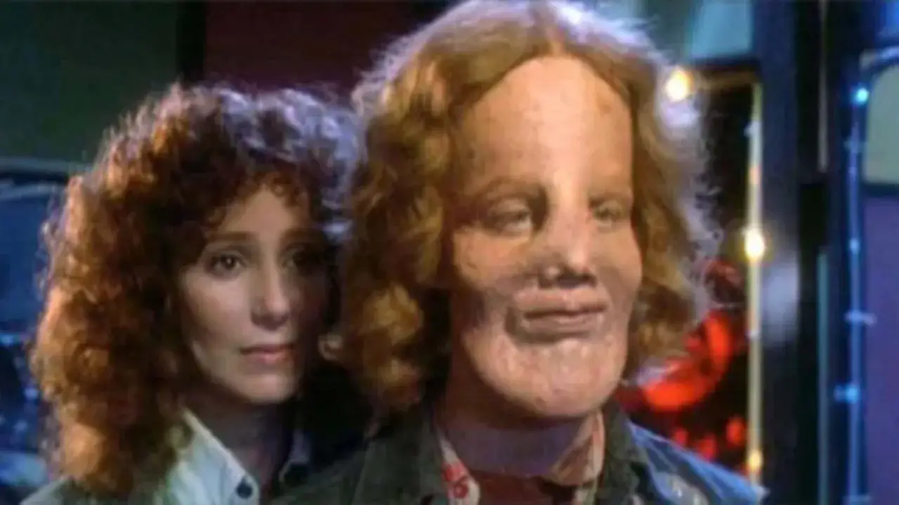 Cher w filmie Maska 1985 rola Rusty Dennis
