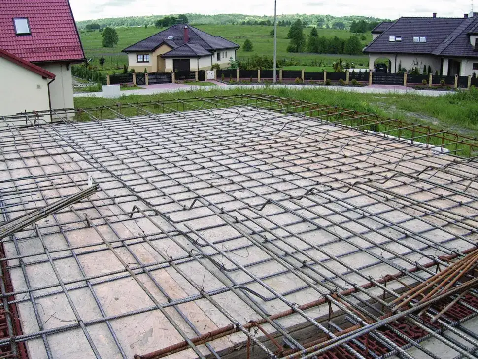 Zdjęcie Jaki drut na strop? Wybór, ilość i montaż - poradnik eksperta