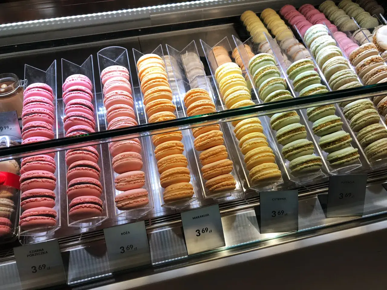 Zdjęcie Gdzie kupić francuskie makaroniki? Sprawdź najlepsze miejsca i oferty