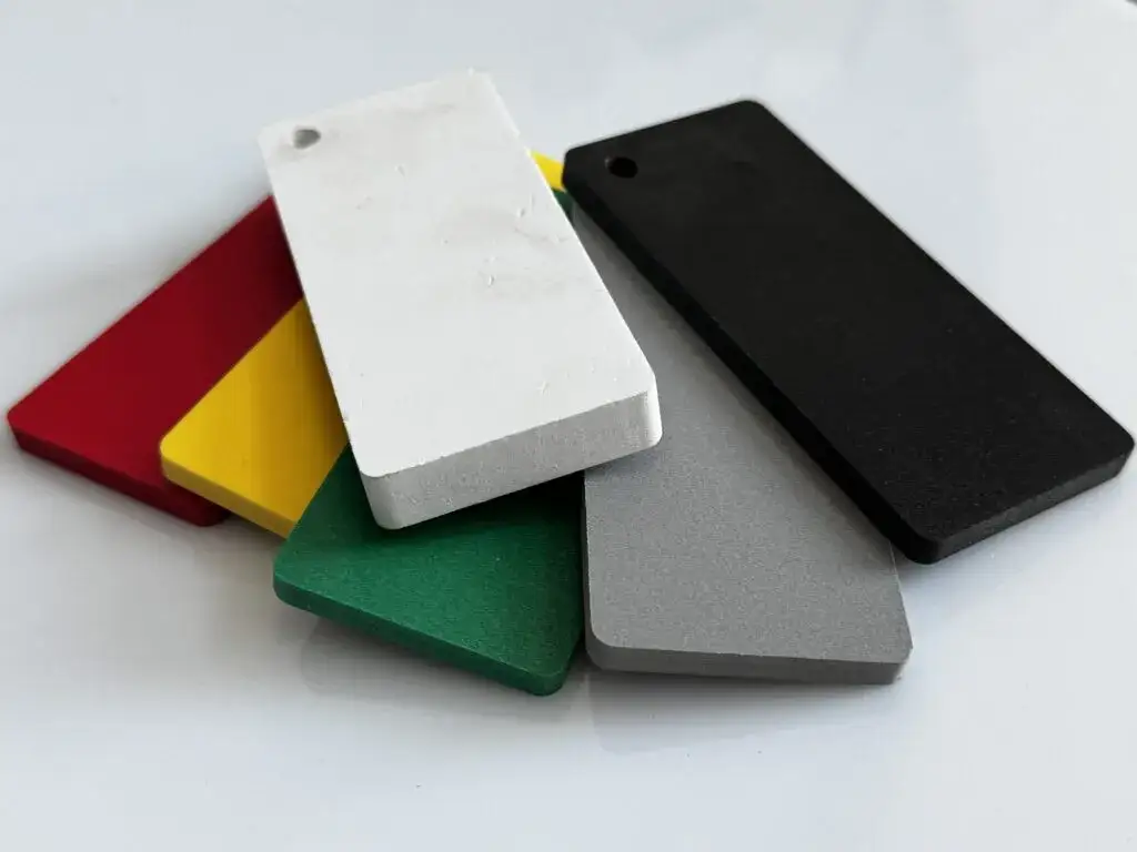 Zdjęcie Materiały PCV: Wszechstronne Tworzywo do Zastosowań w Budownictwie