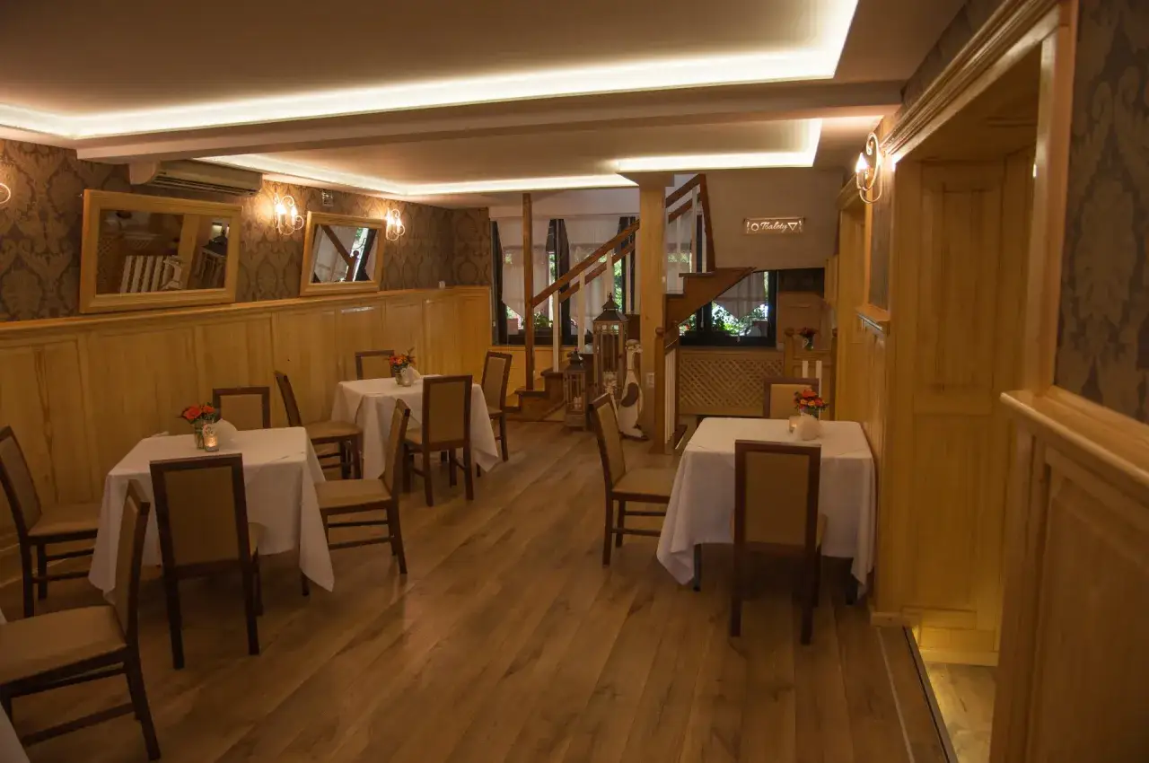 Zdjęcie Gdzie zjeść w Nowym Sączu? Odkryj najlepsze restauracje i ich specjały