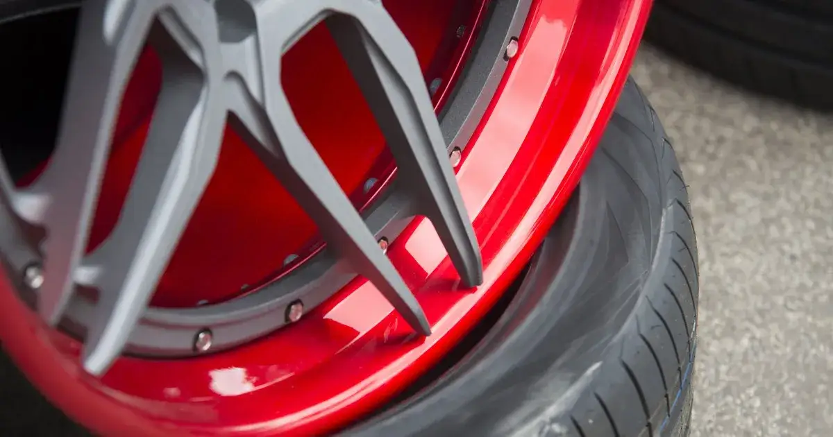 Zdjęcie Jak dobierać opony do felg? Kompletny poradnik bezpiecznej jazdy