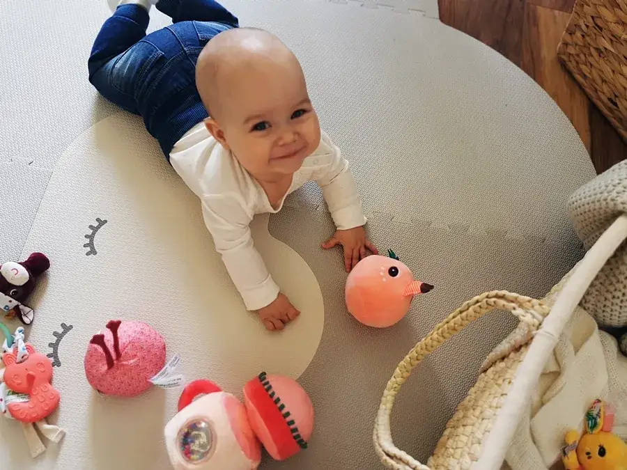 Zdjęcie Zabawy sensoryczne dla 6 miesięcznego dziecka, które wspierają rozwój