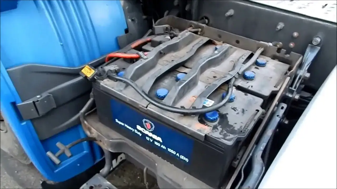 Zdjęcie Jak podłączyć kable rozruchowe do ciężarówki bez ryzyka uszkodzeń