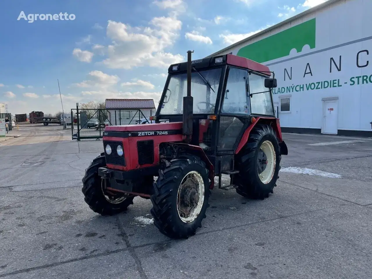 Zdjęcie Zetor 7245 - ile ma koni mechanicznych i co warto o nim wiedzieć