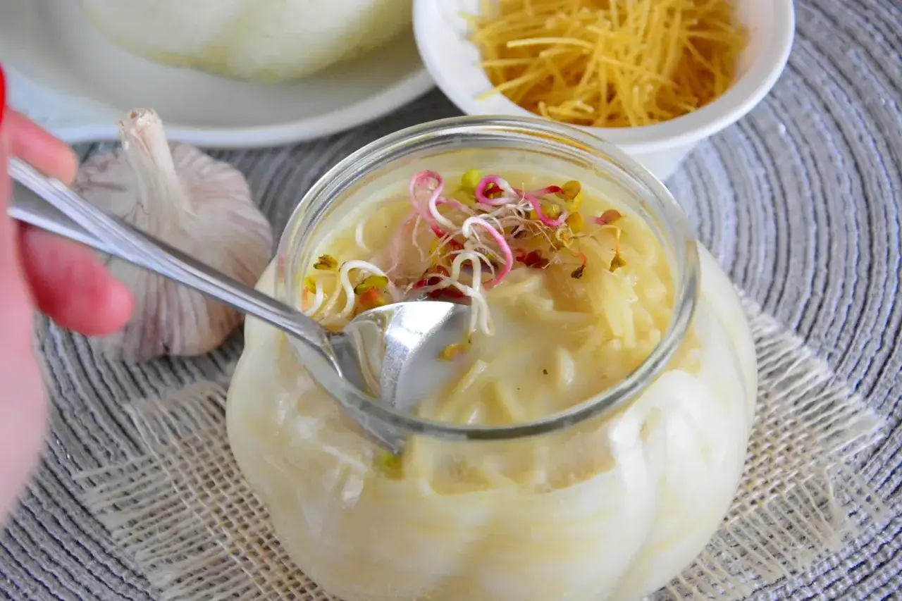 Zdjęcie Pyszne zupy z makaronem: proste przepisy, które pokochasz od pierwszej łyżki