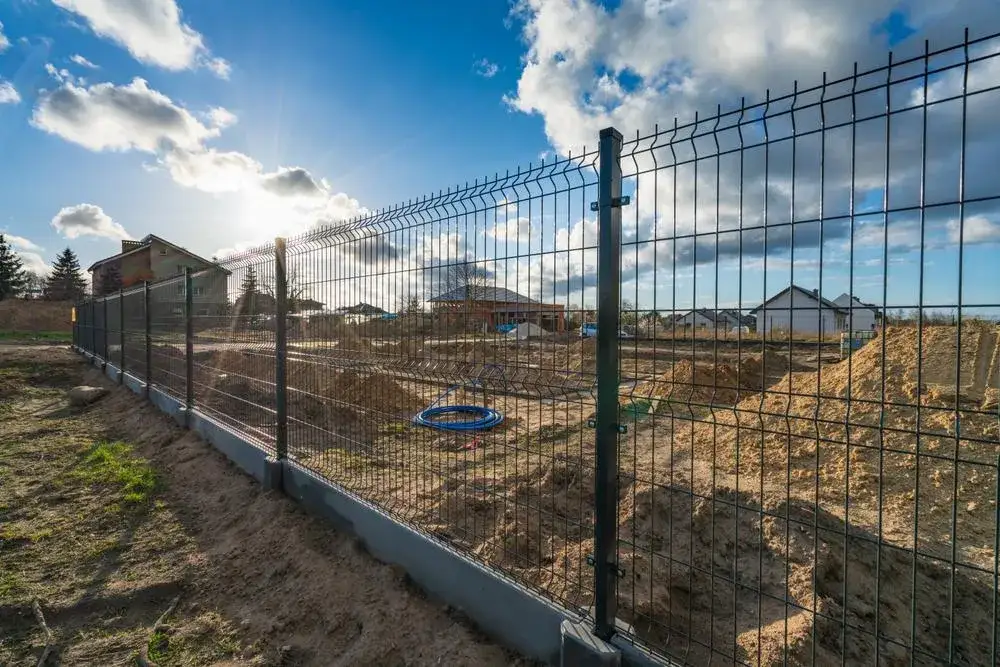 Zdjęcie Jak postawić ogrodzenie panelowe krok po kroku bez kosztownych błędów