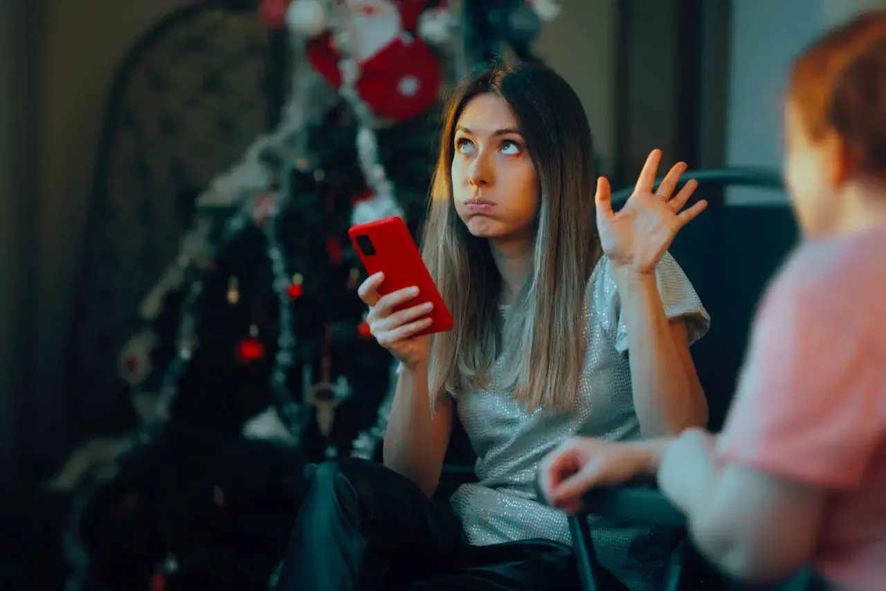 Osoba rozmyślająca, z dwoma ścieżkami wyboru