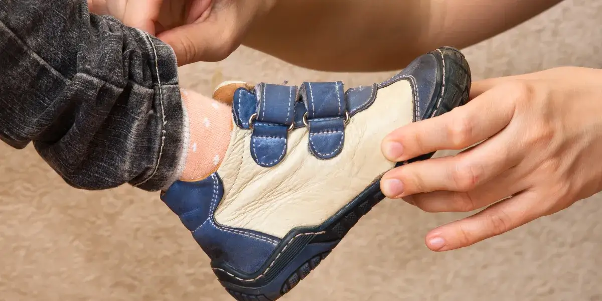 zapas w bucie dziecka ilustracja