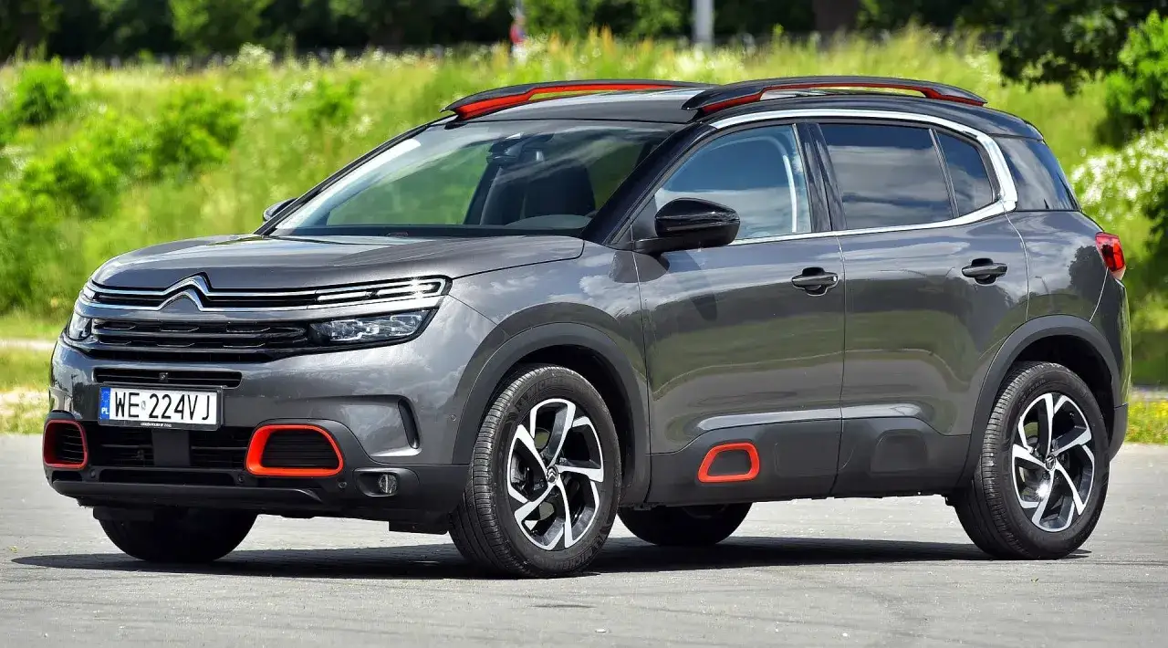 Zdjęcie Citroen C5 jaki silnik wybrać - najlepszy wybór dla oszczędności i mocy