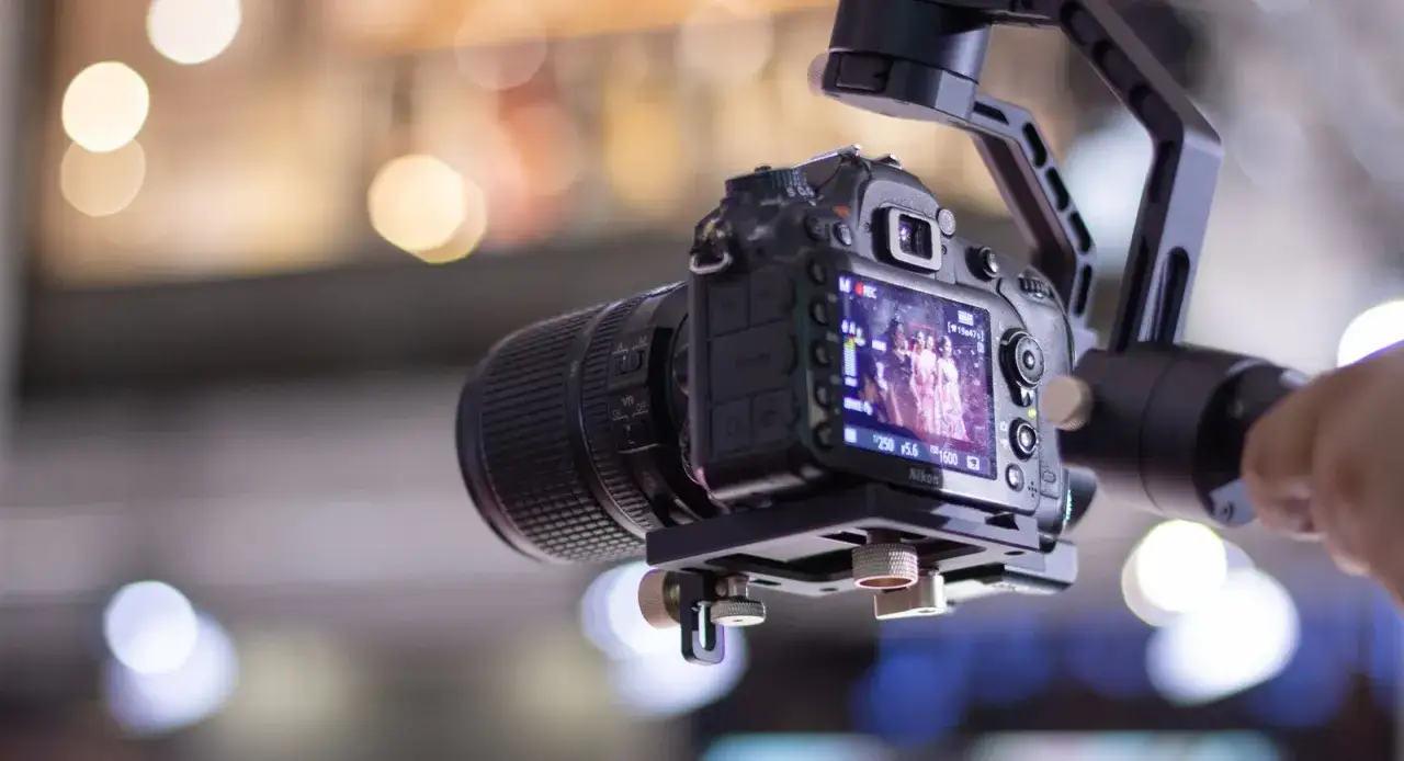 gimbal vloger podr&oacute;żnik filmowiec ślubny