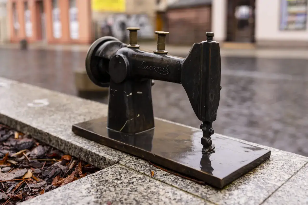 Szlak Symboli Przemysłu Radom rzeźby